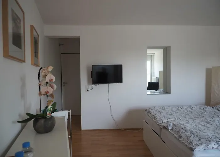 B8 - Just A Private Düsseldorf