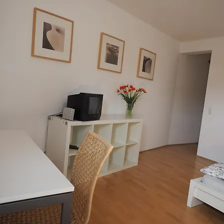 B8 - Just A Private * Düsseldorf