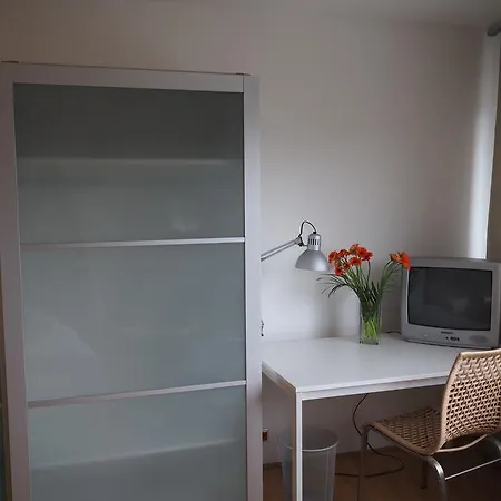 B8 - Just A Private ホームステイ