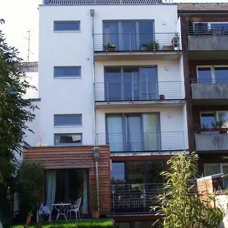 B8 - Just A Private ホームステイ