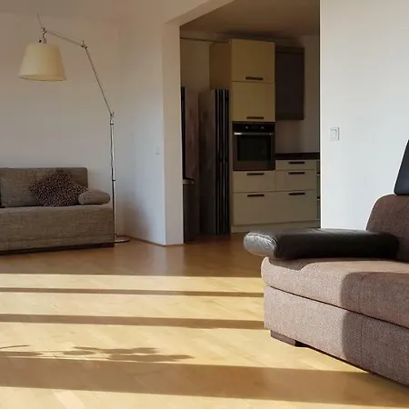 B8 - Just A Private Accommodation Homestay Dusseldorf