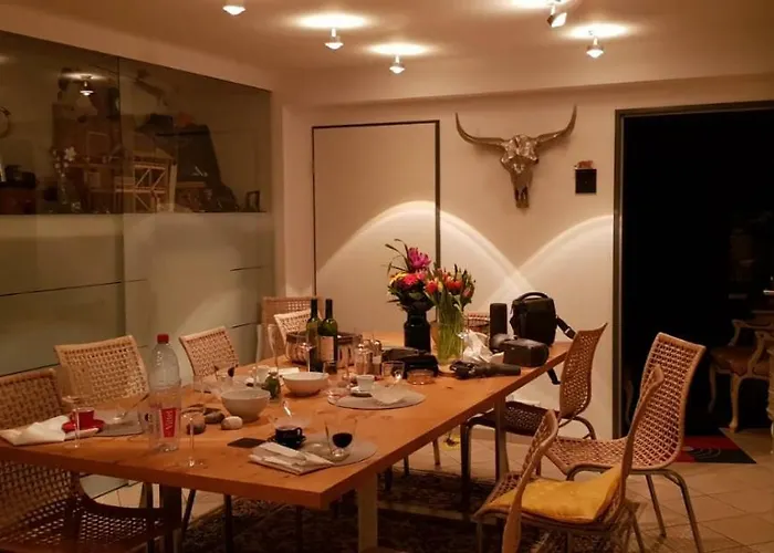 B8 - Just A Private 뒤셀도르프